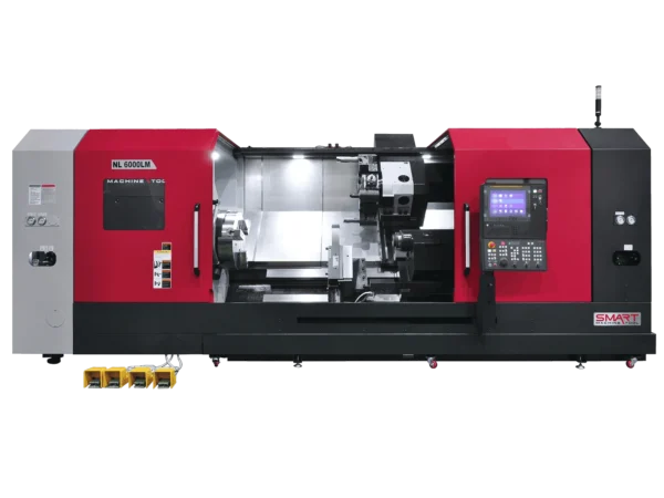 Токарний обробний центр з ЧПК SMART Machine Tool NL 6000LM у червоно-чорному корпусі з відкритими захисними дверцятами робочої зони та 15-дюймовим екраном керування