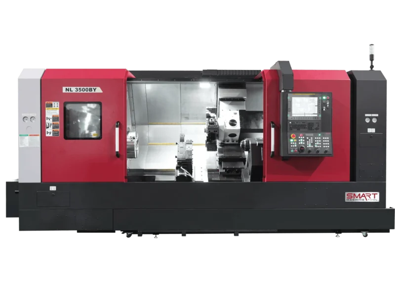 Токарний обробний центр з ЧПК SMART Machine Tool NL 3500BY у червоно-чорному корпусі з великою відкритою робочою зоною та стійкою керування