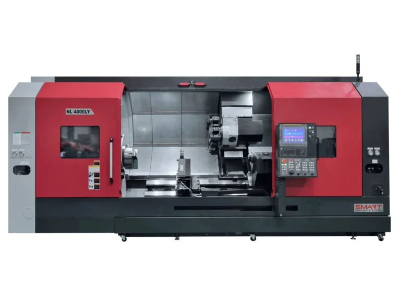 Токарний обробний центр з ЧПК SMART Machine Tool NL 4000LY у червоно-чорному корпусі з відкритими захисними дверцятами робочої зони та стійкою керування