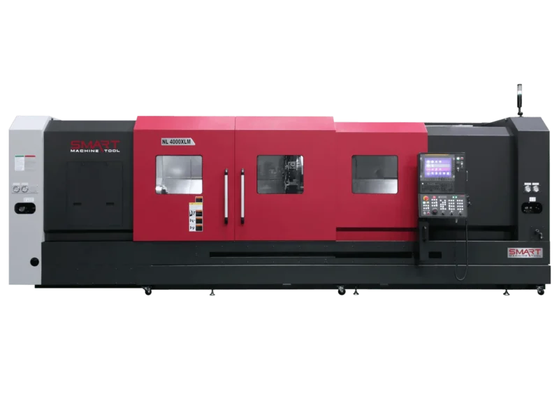 Токарний обробний центр з ЧПК SMART Machine Tool NL 4000XLM у червоно-чорному корпусі із зачиненими захисними дверцятами