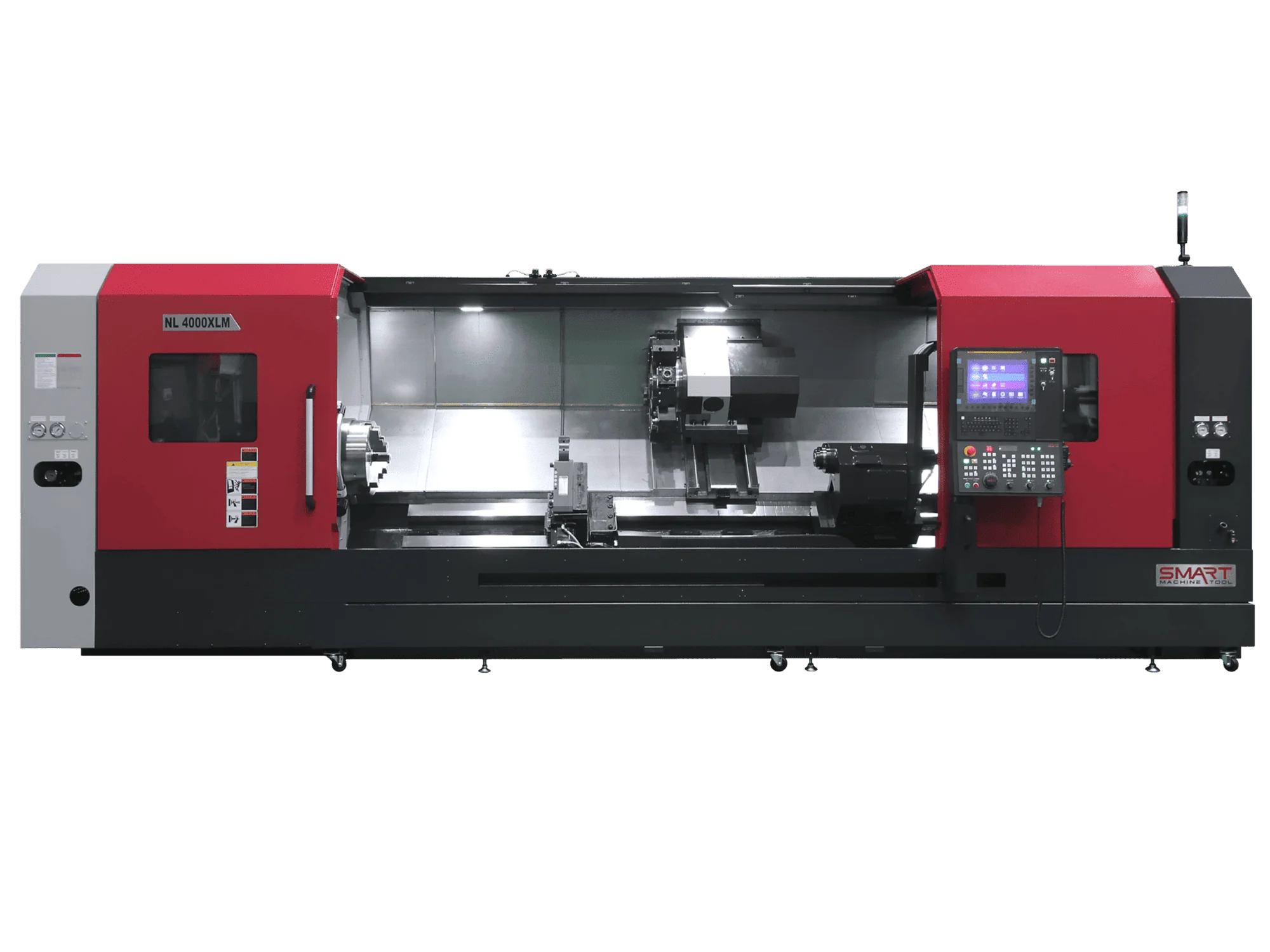 Токарний обробний центр з ЧПК SMART Machine Tool NL 4000XLM у червоно-чорному корпусі з відкритими захисними дверцятами робочої зони та стійкою керування